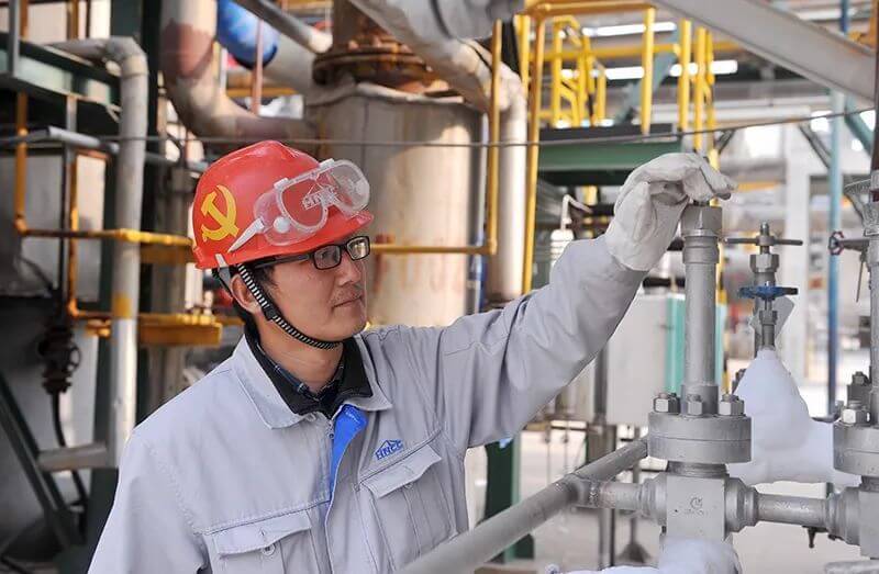用实干诠释责任担任——记集团公司劳动圭表、合成岗位技术员杨松