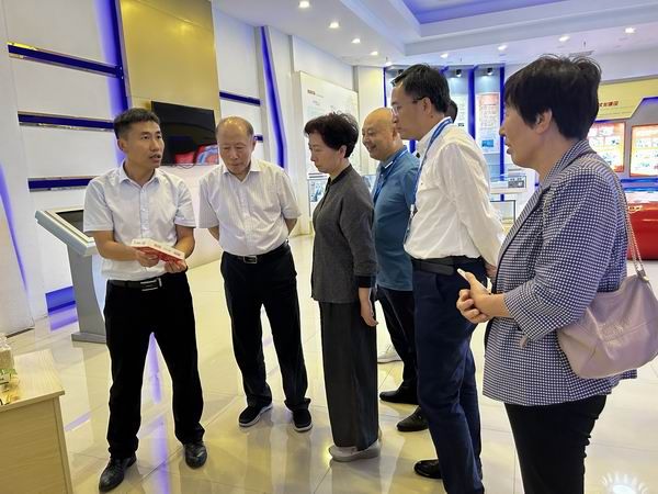 中国石油和化学工业结合会王述纲一行到访中原彩天下官网